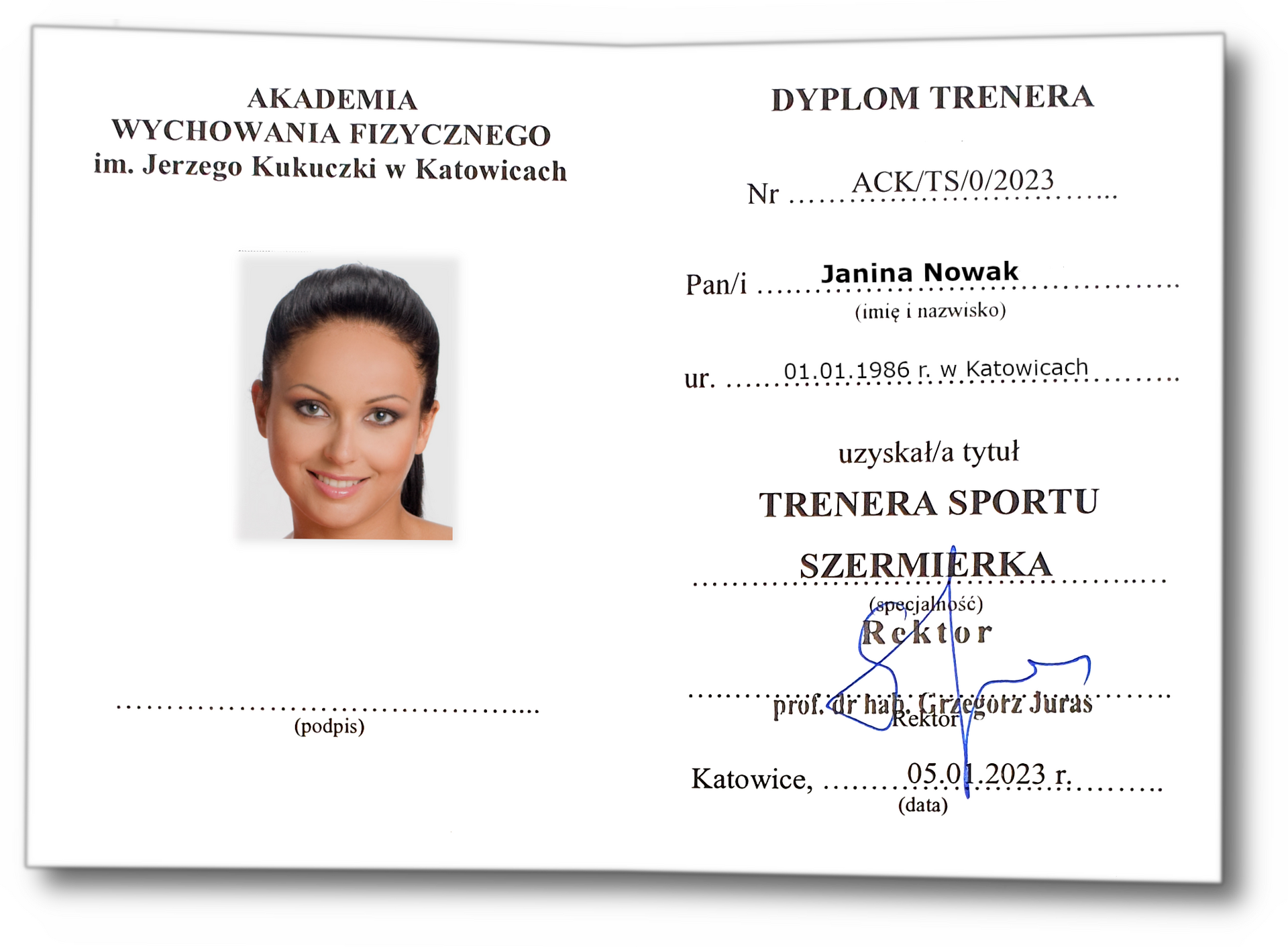 Grafika przedstawia otwarte świadectwo